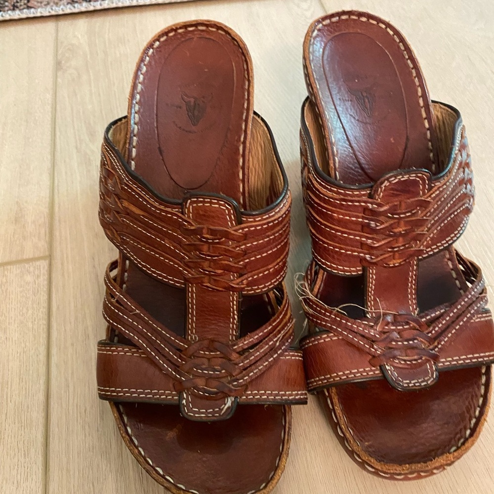 Frye brown leather woman’s  Sandals